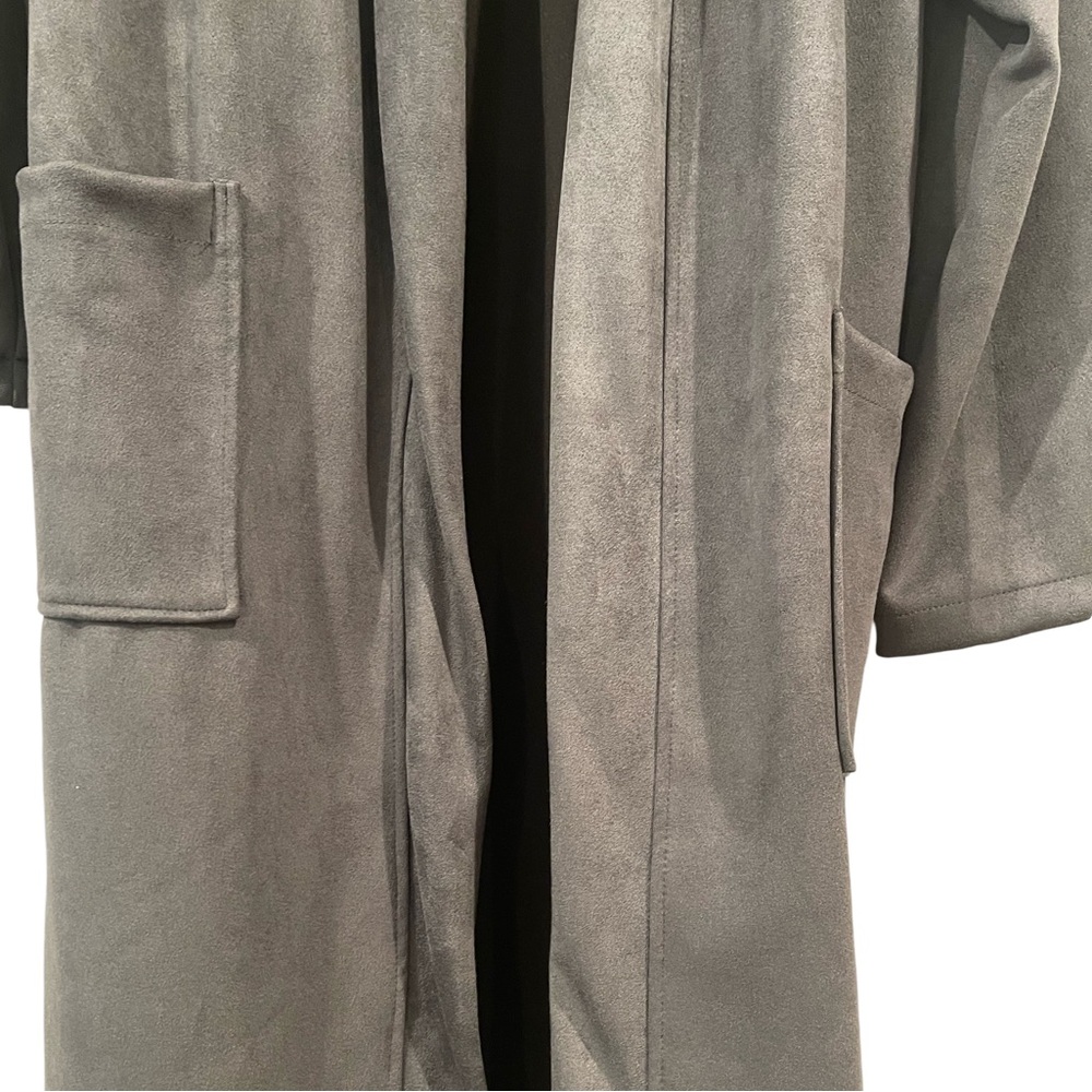 Men’s Robe - Picture 4 of 4